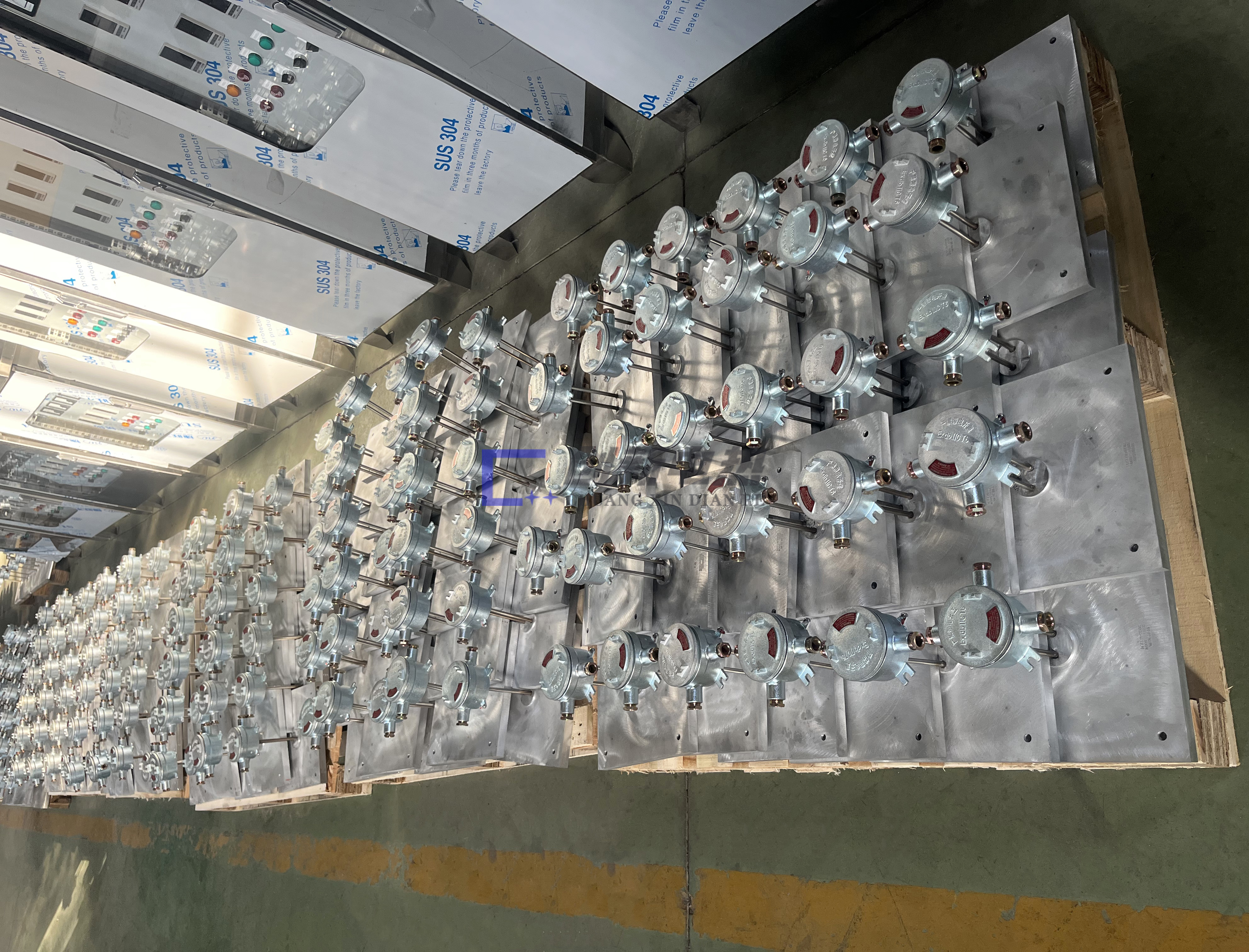 大批量防爆鑄鋁加熱板發(fā)貨